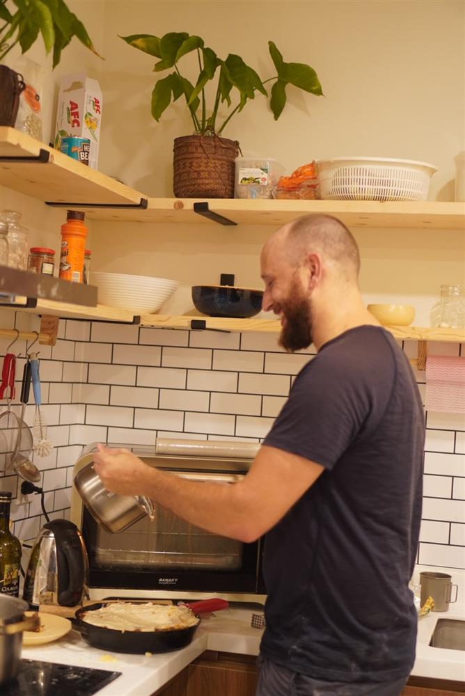 Ở đâu có em, ở đó là nhà và tổ ấm đáng yêu do tự tay cặp vợ chồng trẻ thiết kế: Dung dị mà ngập tràn hạnh phúc!-18