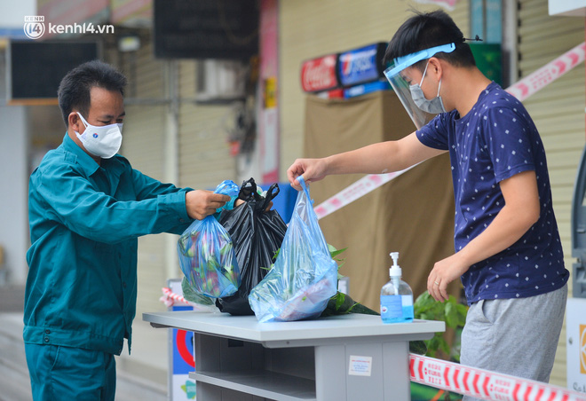 Hà Nội: Phong toả chung cư HH4C Linh Đàm, truy vết người liên quan qua camera an ninh-14