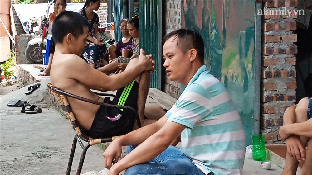 Cơm độn mì tôm và trưa hè giãn cách của lao động ngoại tỉnh ở Hà Nội: Những ngày thảnh thơi là những ngày đáng sợ nhất-2