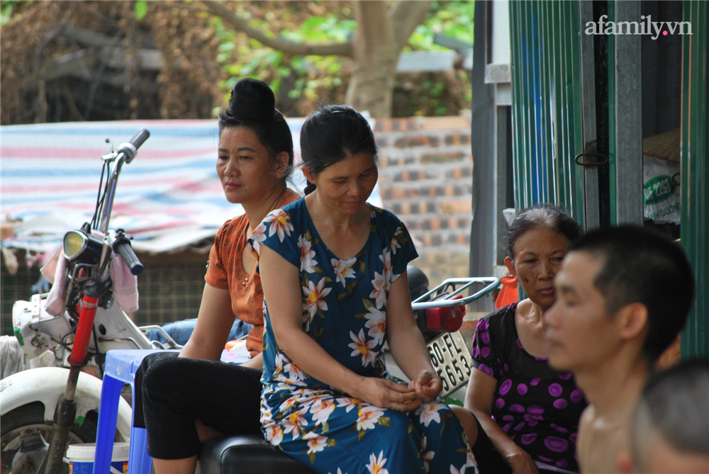 Cơm độn mì tôm và trưa hè giãn cách của lao động ngoại tỉnh ở Hà Nội: Những ngày thảnh thơi là những ngày đáng sợ nhất-3