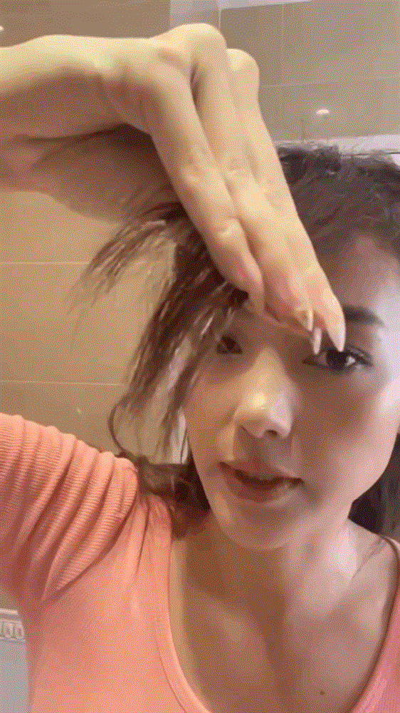 Tự cắt mái layer chỉ trong 3 bước, Minh Hằng khoe tóc mới sang chảnh không thua gì kiểu tóc thiên thần ngày trước-7