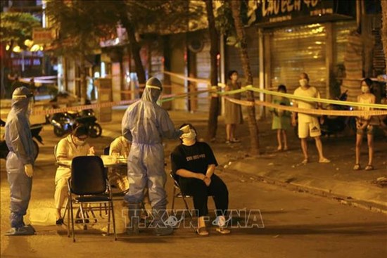 Hà Nội: Phong tỏa, xét nghiệm cho nhiều người dân ở phố Trần Đại Nghĩa