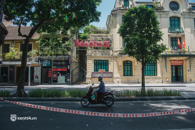 Những hình ảnh về Hà Nội sẽ khiến chúng ta nhớ mãi quãng thời gian này - khi cả thành phố căng mình chống dịch-7