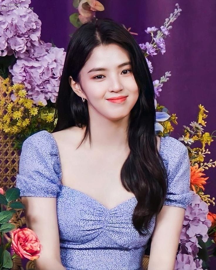 Kiểu váy áo cả Kbiz đang diện: Cứ mặc lên là sang chảnh, vóc dáng nào cũng có thể cân đẹp-1