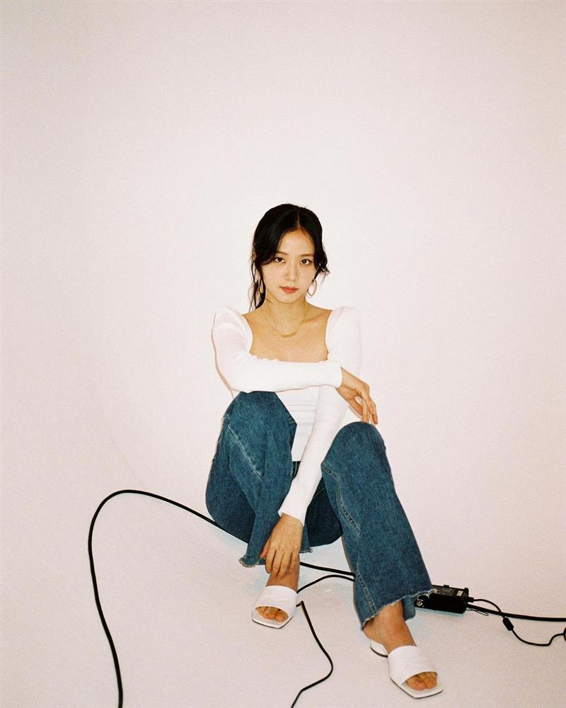 Kiểu váy áo cả Kbiz đang diện: Cứ mặc lên là sang chảnh, vóc dáng nào cũng có thể cân đẹp-11