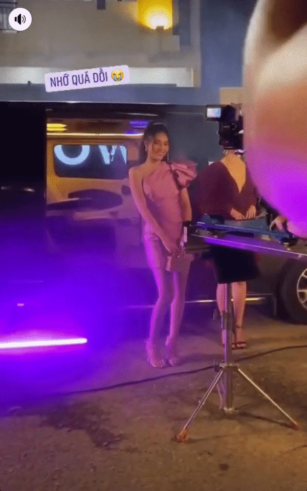 Ninh Dương Lan Ngọc hay than thở về bé mỡ khi mặc áo quần, vậy vòng 2 cô ra sao dưới clip quay vội?-1