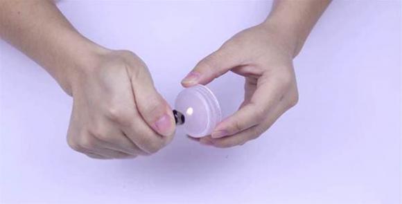 Dừng đổ dầu bằng phuy đựng dầu, dạy bạn tự làm can dầu tại nhà vừa thiết thực, tiết kiệm lại còn không bị rây rớt ra ngoài-3