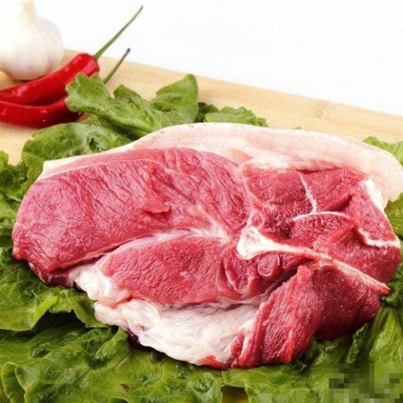 Đừng rửa thịt lợn trực tiếp với nước, bởi rất khó rửa sạch! Hãy học mẹo này, chất bẩn sẽ tự hết, thịt rất sạch và không còn mùi tanh-1