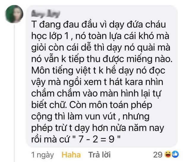 Dạy con học lớp 1, phụ huynh tức điên vì con đánh vần tờ ôm tôm huyền hùm, 7 trừ 2 bằng 9, nhưng xem cách viết chữ mới tấu hài nhất-10