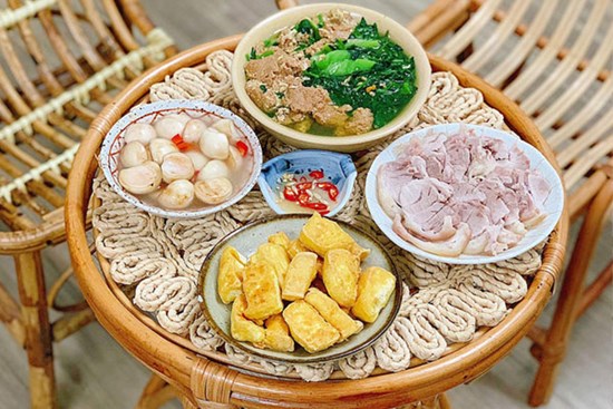 Mẹ đảm tự làm cà muối, sung muối giòn ngon không thâm ai cũng mê, món ăn dân dã đưa cơm ngày nắng nóng