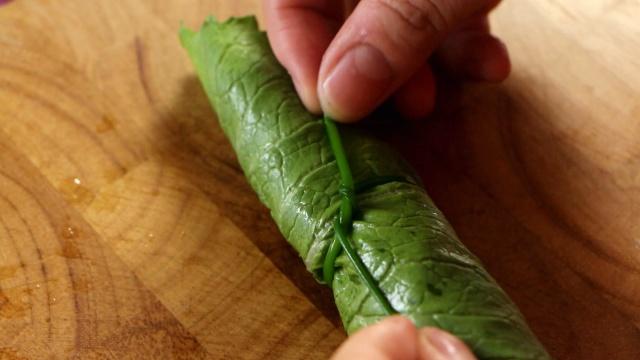 Chán cơm sợ thịt thì mai phải làm ngay bữa cuốn giải ngấy thôi chị em ơi-4