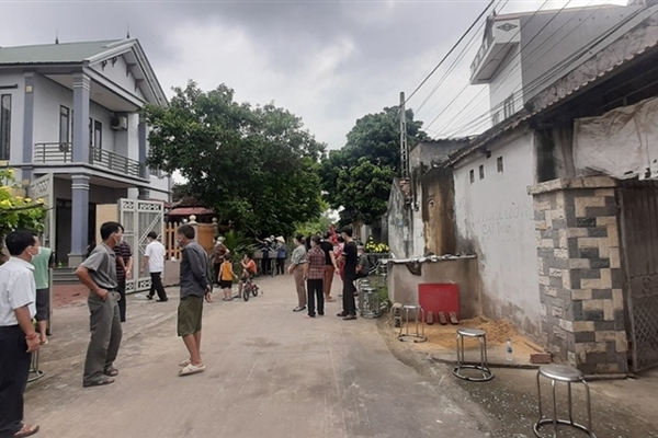 Vụ cả gia đình ở Bắc Giang bị gã hàng xóm truy sát: Mâu thuẫn phát sinh từ chiếc cổng sắt?-2