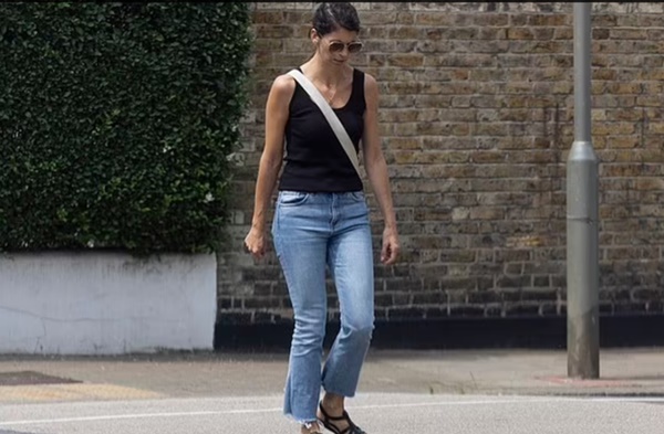 Cựu Bộ trưởng Y tế Anh ngoại tình với trợ lý trở về nhà và cách hành xử cao tay của người vợ gây chú ý-4