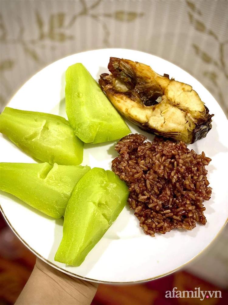 Sau sinh bị gọi là mẹ sề, mẹ 2 con giảm luôn 21kg đáp trả những lời chê khiếm nhã-9