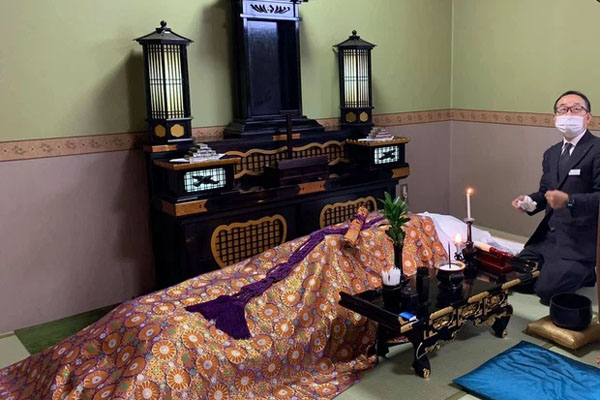 Xúc động cảnh bên trong buổi tang lễ của nam du học sinh Việt tử vong tại Nhật, hoa và mọi thứ đã đầy đủ, chỉ mong sớm được gặp người thân vào lúc này-9