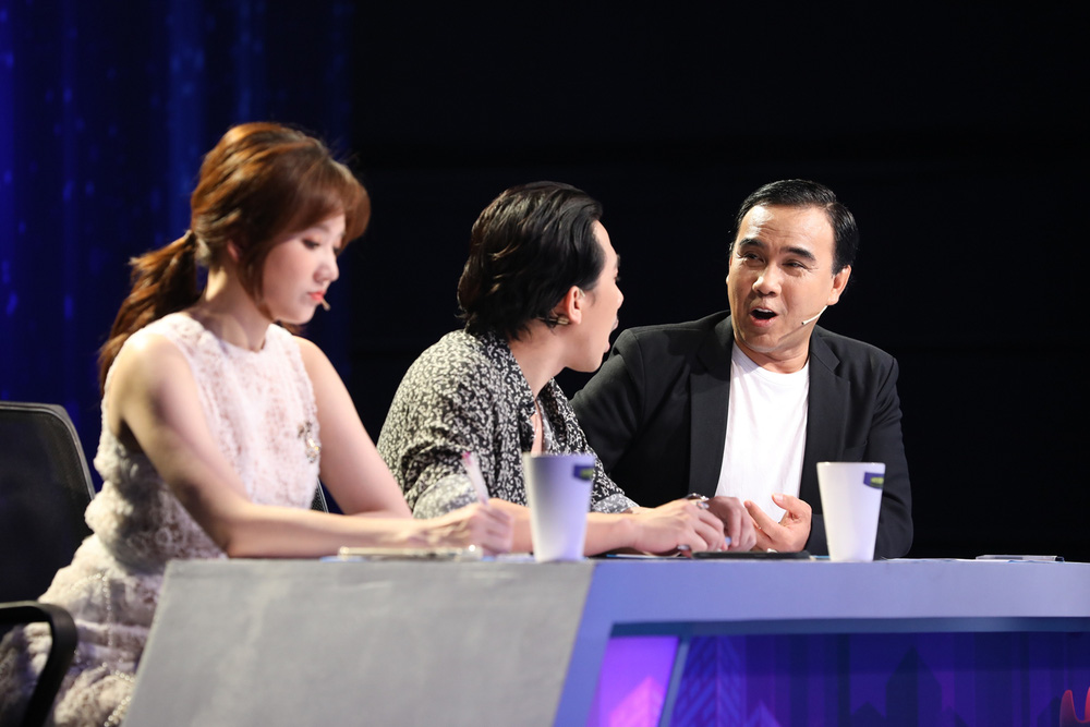 Quyền Linh: Tôi về đến nhà thấy Trấn Thành ngồi gục trước cửa mà thương lắm-1