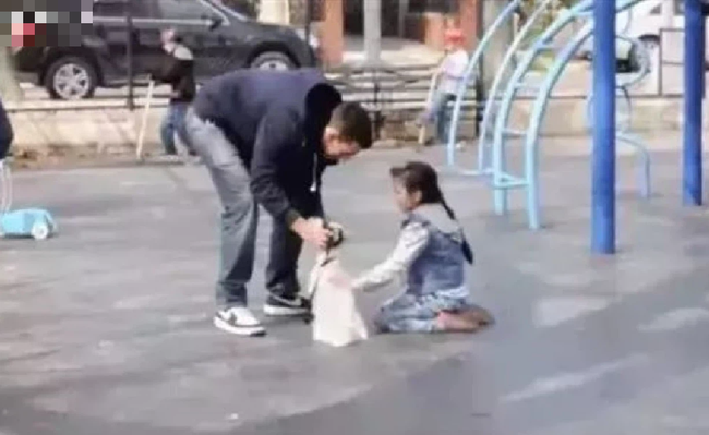 Bé gái cấp 1 bị ông lão liên tục sàm sỡ trong thang máy, hành động xử trí thông minh sau đó khiến người lớn còn phải học hỏi-5