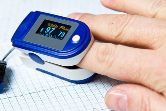 Đo SpO2 tại nhà đúng cách: Chuyên gia hướng dẫn 6 bước đơn giản!