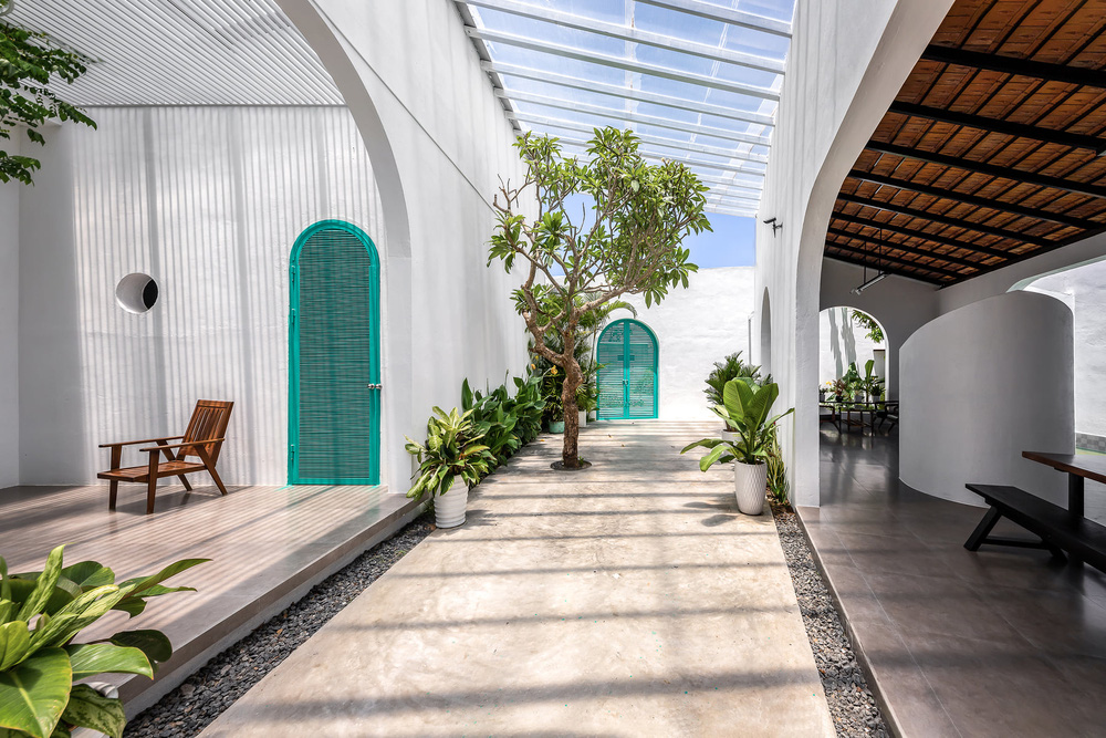 Trốn Sài Gòn, vợ chồng về quê Phú Yên xây nhà style Địa Trung Hải, dành hẳn 40m2 làm hồ bơi cho con-6