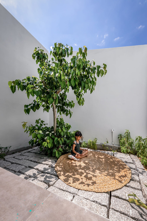 Trốn Sài Gòn, vợ chồng về quê Phú Yên xây nhà style Địa Trung Hải, dành hẳn 40m2 làm hồ bơi cho con-10