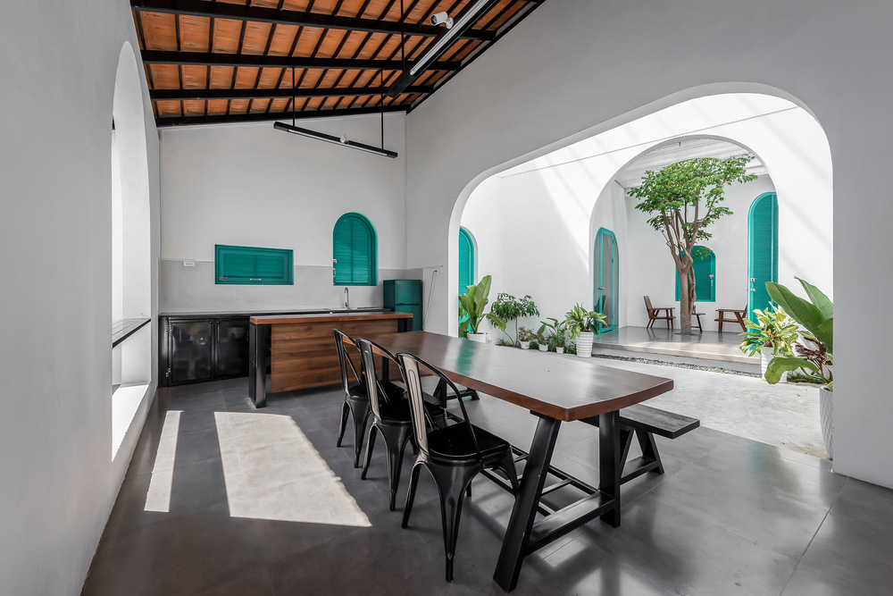 Trốn Sài Gòn, vợ chồng về quê Phú Yên xây nhà style Địa Trung Hải, dành hẳn 40m2 làm hồ bơi cho con-17