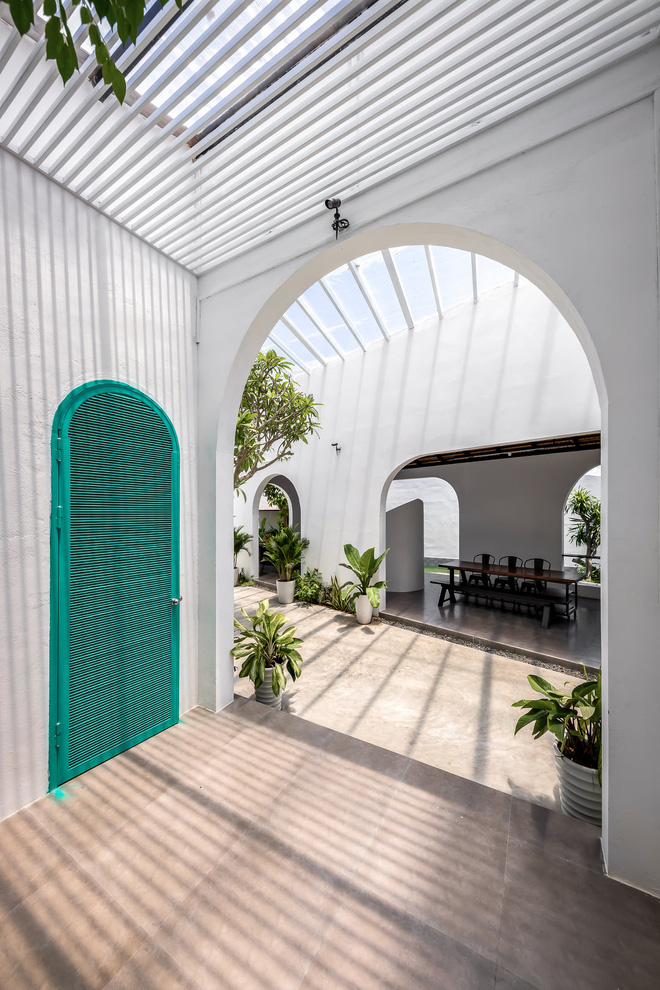 Trốn Sài Gòn, vợ chồng về quê Phú Yên xây nhà style Địa Trung Hải, dành hẳn 40m2 làm hồ bơi cho con-18