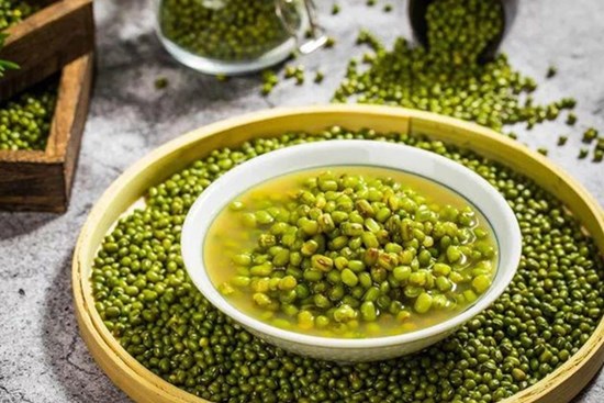 Chè đậu xanh rất tốt cho sức khỏe nhưng có những người càng ăn nhiều lại càng độc, đặc biệt là 6 đối tượng này
