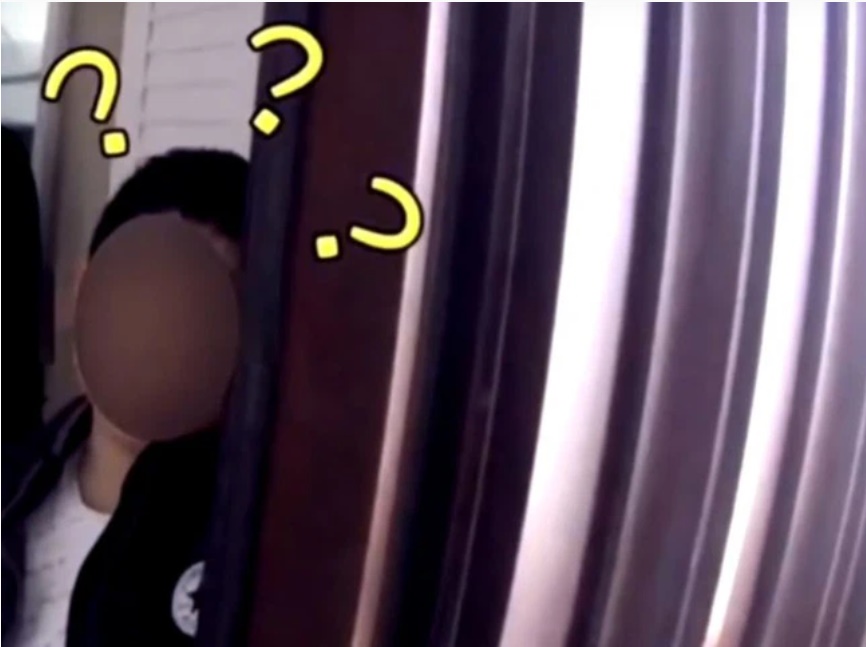 Bé trai tiểu học báo cảnh sát bắt mẹ vì bị ép làm bài tập về nhà-1