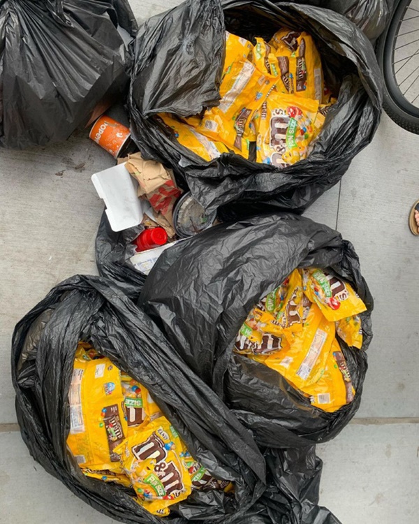 Nổi tiếng vì chuyên bới rác để tìm đồ ăn, cô gái lột trần sự thật về sự lãng phí của các chuỗi cửa hàng nổi tiếng-14