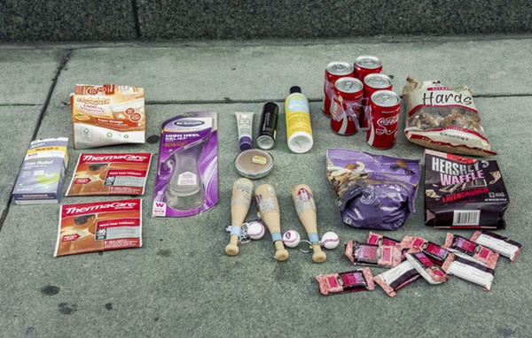 Nổi tiếng vì chuyên bới rác để tìm đồ ăn, cô gái lột trần sự thật về sự lãng phí của các chuỗi cửa hàng nổi tiếng-12