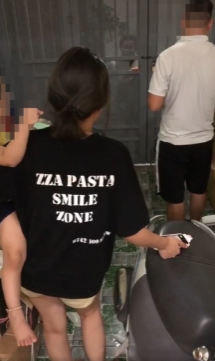 Cô gái lạ mặt gõ cửa lúc 1h sáng khóc lóc xin ngủ nhờ, chủ nhà có pha xử lý đầy tinh tế tránh họa cho cả gia đình-1