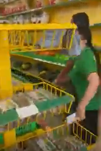 Xôn xao clip nhân viên Bách Hóa Xanh dọa tao phang chết mày khi khách phản hồi về hộp đường vừa mua đã hết đát-4