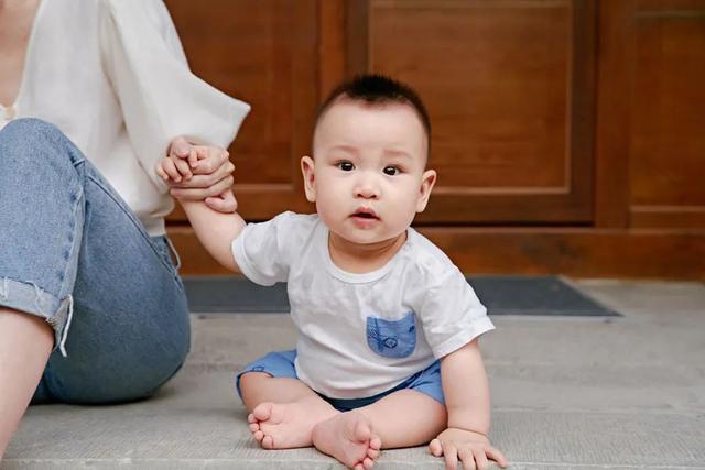 Những thói quen xấu ảnh hưởng đến sự phát triển đôi chân của trẻ mà nhiều mẹ chưa nhận ra-9