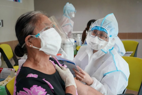 Vắc xin Sinopharm hiệu quả thế nào? Đối tượng nào hoãn tiêm và không nên tiêm?-2