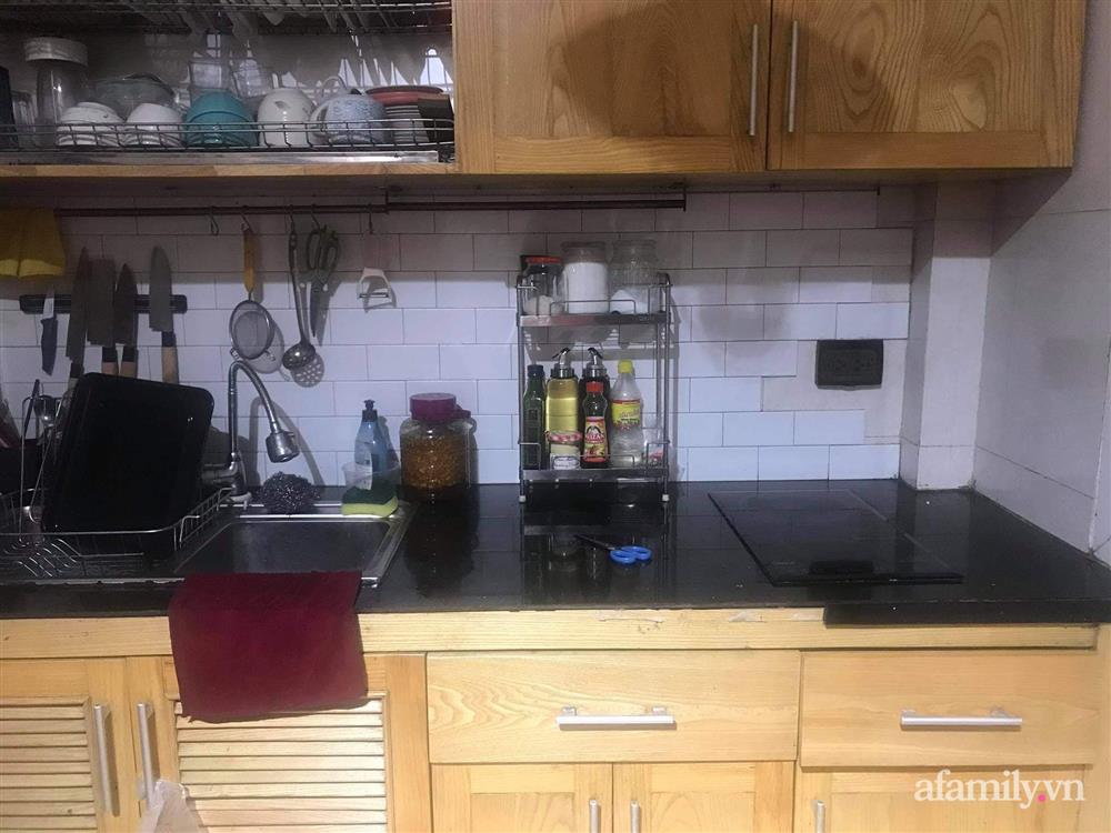 Căn bếp 10m² trong nhà tập thể cũ vừa thông thoáng vừa tiện ích của bà mẹ trẻ thích nội trợ ở Hà Nội-3