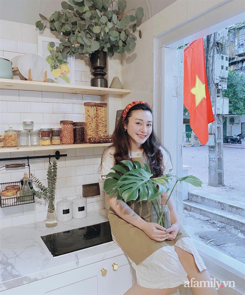 Căn bếp 10m² trong nhà tập thể cũ vừa thông thoáng vừa tiện ích của bà mẹ trẻ thích nội trợ ở Hà Nội-4