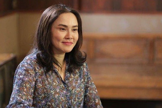 Vừa sinh xong chồng hớn hở gọi con bằng cái tên đã bàn bạc trước, nào ngờ mẹ chồng gào ầm lên rồi bắt đổi