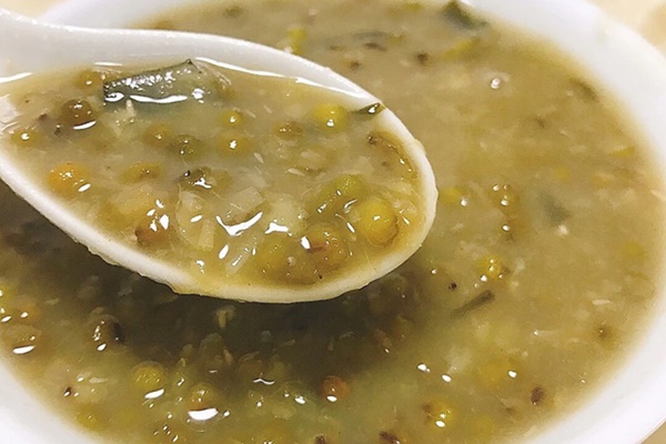 Xui F0 cố ăn đồ bổ, uống chanh - gừng - sả - tắc, bác sĩ dinh dưỡng thốt lên: Nếu thương đừng chỉ dẫn sai!-1