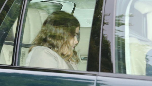 Vụ hoàng tử Anh bị kiện lạm dụng tình dục: Nữ hoàng có động thái đầu tiên gây chú ý-2