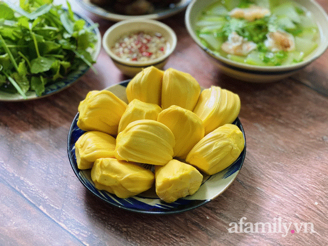 Mâm cơm mùa giãn cách chỉ 3 món đảm bảo hấp dẫn mà nấu cực nhanh-4