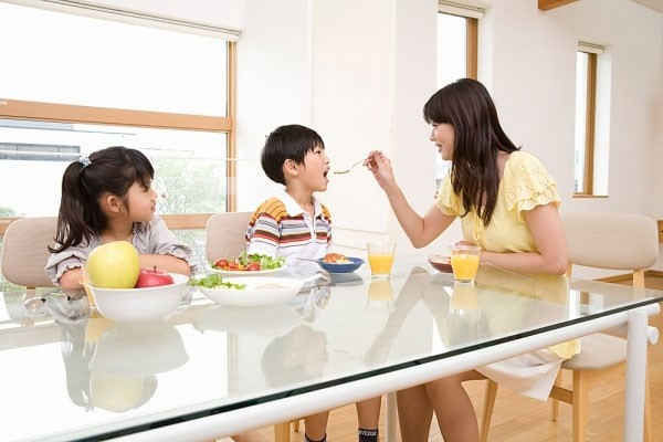 Bé trai 12 tuổi vẫn ăn sữa mẹ hàng ngày sau 3 lần cai không thành, mẹ đưa đi khám thì bác sĩ lắc đầu bảo về đi”-4