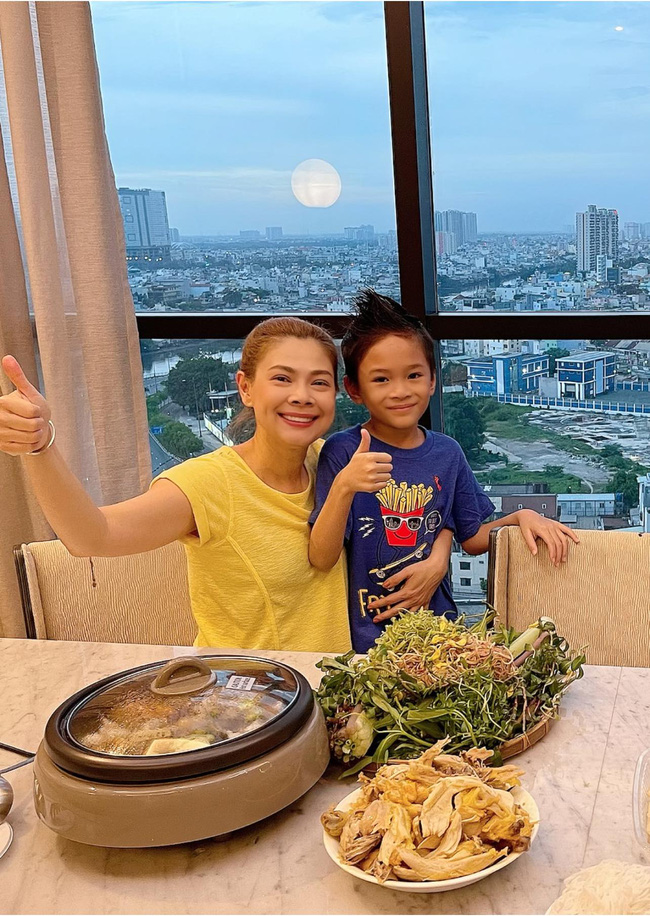 Cuộc sống của con trai Ngô Kiến Huy và em gái Thanh Thảo 10 năm sau scandal chấn động Vbiz-9