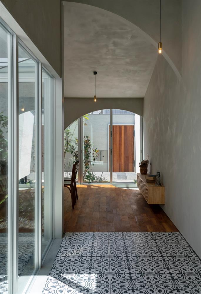 Nhà cấp 4 màu trắng chỉ 18m2, nhìn bề ngoài giản dị nhưng bên trong cực kỳ ấn tượng, có thiết kế nổi trội nhất khu-5