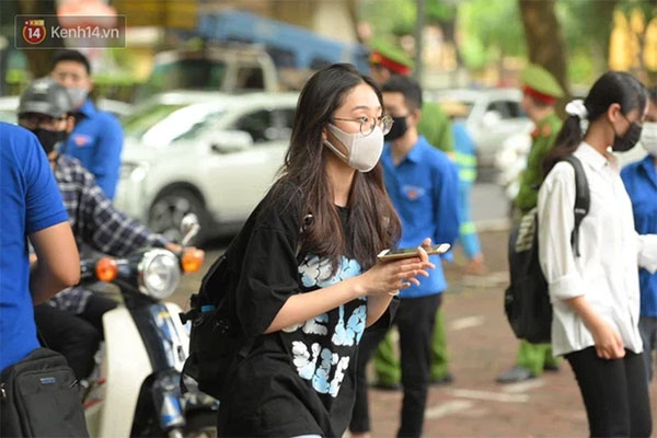 Bài thơ trong SGK lớp 6 gây tranh cãi, tác giả lên tiếng: Ai chứng minh đây là bài thơ dở xứng đáng được trao giải Nobel Văn học-5