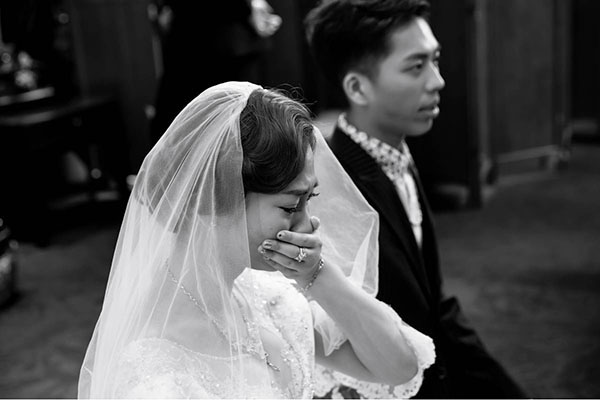 Bị chú hàng xóm vào tận nhà đe: Chuyển lời cho bố chồng cháu, sau này đừng nhắn tin cho vợ chú nữa”, tôi và chồng muối mặt-3