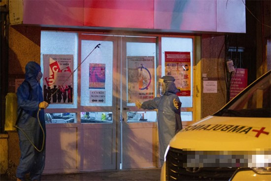 Hà Nội: Một đoạn phố Đội Cấn tạm thời được phong tỏa do liên quan 16 ca dương tính SARS-CoV-2