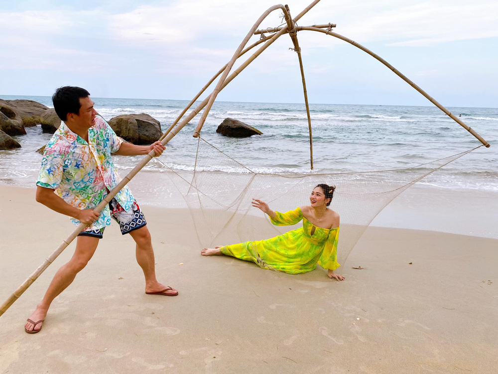 Sau 3 năm làm vợ đại gia hơn 16 tuổi, á hậu Thanh Tú sống sang chảnh như bà hoàng-9