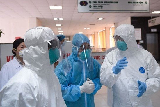 Phó Giám đốc CDC Hà Nội bác thông tin 'F0 dẫn đoàn 2.000 người đi tiêm vaccine Covid-19'