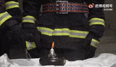 Đang đứng bên đường, hai mẹ con đột nhiên bốc cháy dữ dội, không ngờ thủ phạm là 1 hành động quen thuộc ai cũng làm-3