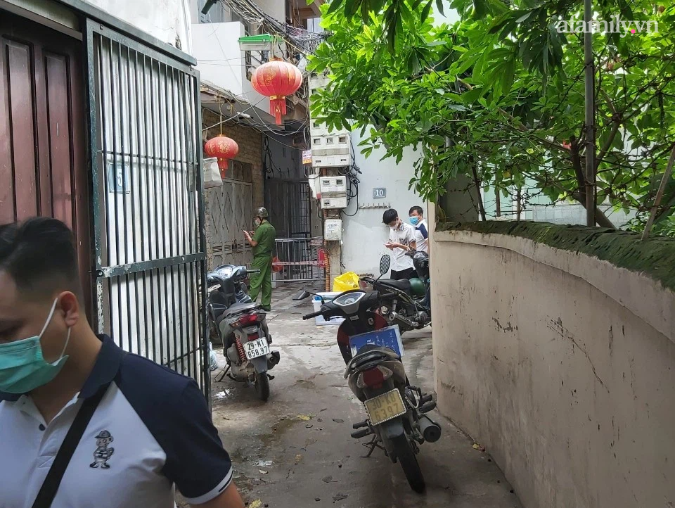 Hà Nội: Phong tỏa tạm thời con ngõ có 9 hộ gia đình liên quan cán bộ Trung tâm y tế dự phòng mắc Covid-19-3